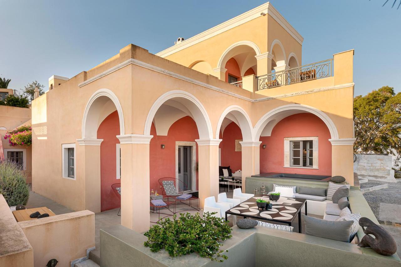 Coat Of Arms Mansion Villa Fira  Exterior photo